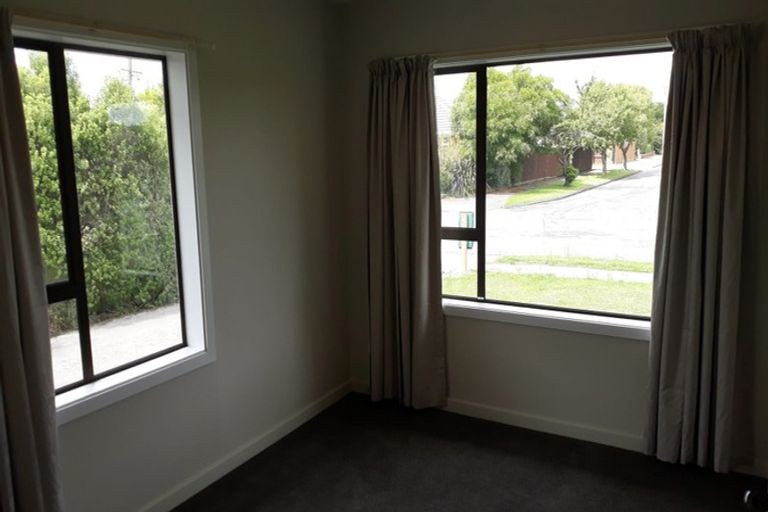 Photo of property in 31 Charlcott Street, Burnside, Christchurch, 8053