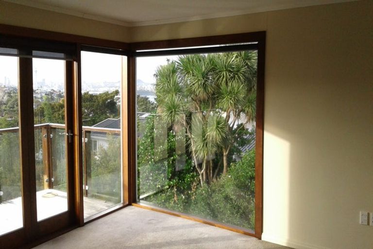 Photo of property in 2/20a Rawene Road, Birkenhead, Auckland, 0626