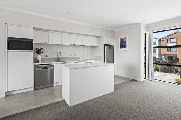 Photo of property in 12 Raranga Lane, Hobsonville, Auckland, 0616