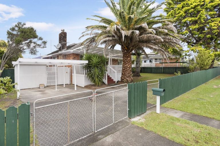 Photo of property in 4/123 Birkdale Road, Birkdale, Auckland, 0626