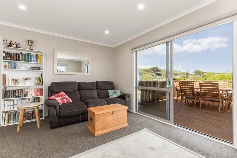 Photo of property in 17a Gloucester Street, Cannons Creek, Porirua, 5024