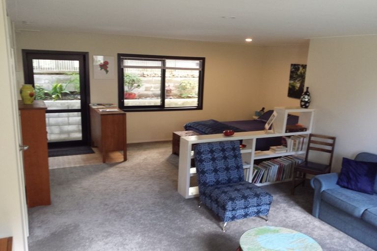 Photo of property in 261 Karaka Bay Road, Karaka Bays, Wellington, 6022