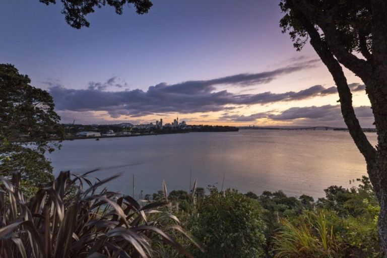 Photo of property in 96 Ngataringa Road, Devonport, Auckland, 0624