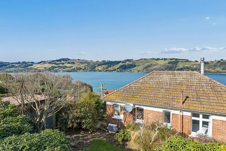 Photo of property in 17 Junction Road, Ravensbourne, Dunedin, 9022