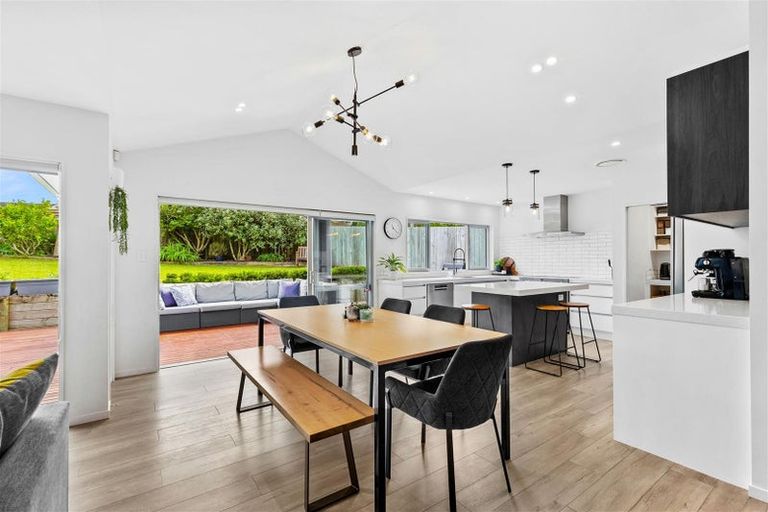 Photo of property in 21 Alexandra Street, Riverhead, 0820