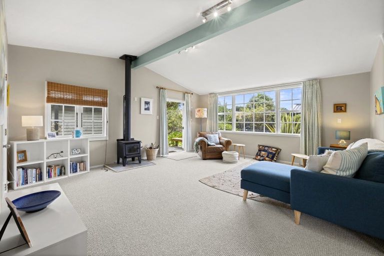 Photo of property in 24 Uenuku Avenue, Raglan, 3225