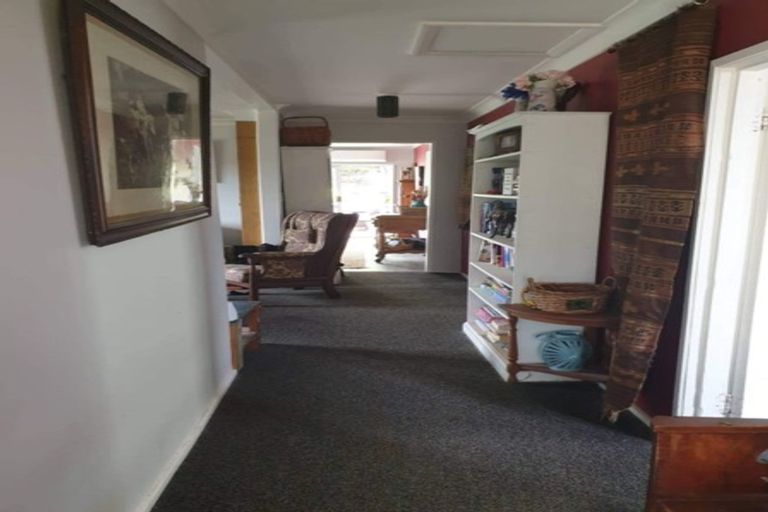 Photo of property in 240 Bridge Street, Eltham, 4322