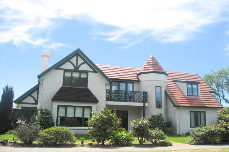 Photo of property in 90 Lake Terrace Road, Burwood, Christchurch, 8061