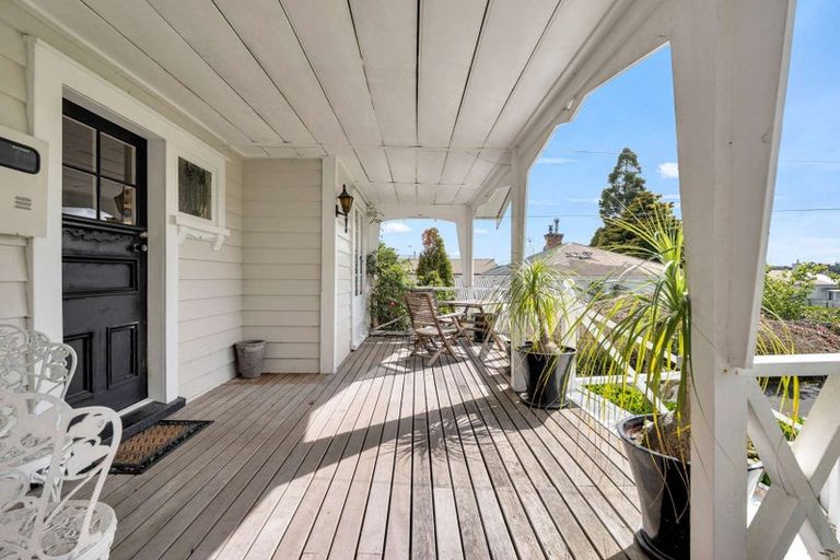 Photo of property in 97 Queen Street, Waiuku, 2123