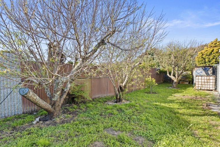 Photo of property in 9 Koura Street, Tangimoana, 4822