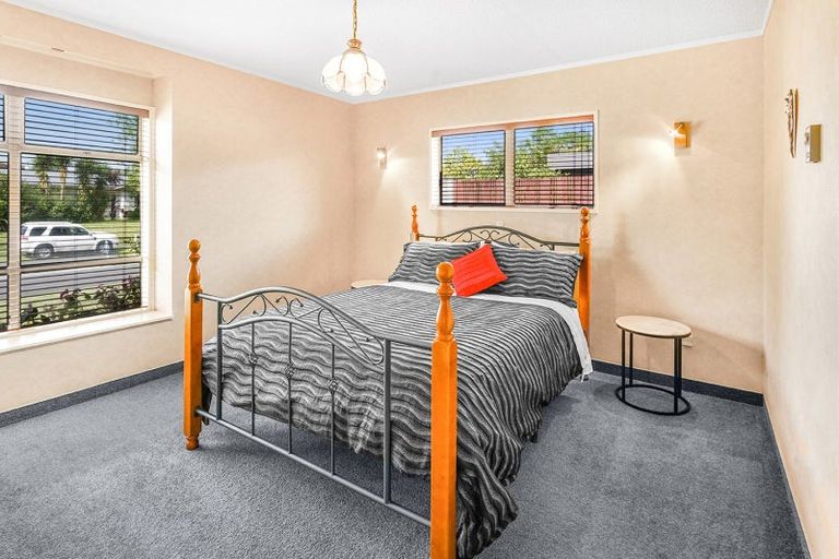 Photo of property in 51 Glen Lynne Avenue, Queenwood, Hamilton, 3210