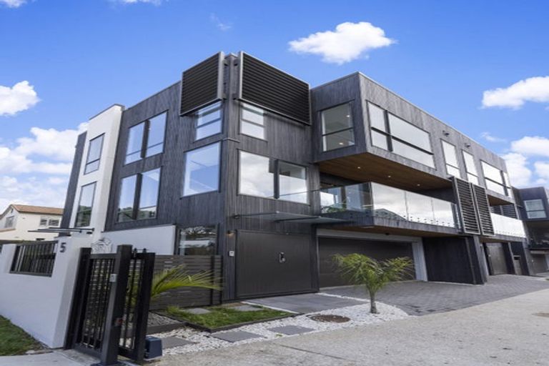 Photo of property in 5a Pierce Road, Milford, Auckland, 0620