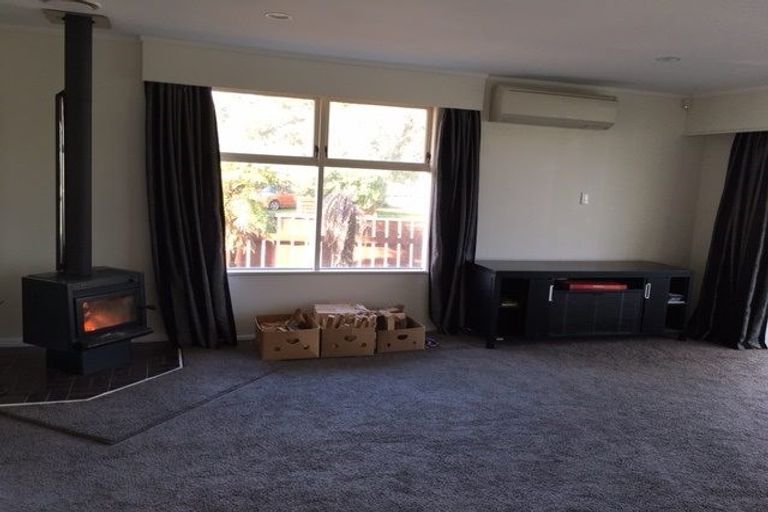 Photo of property in 2 Watson Drive, Paraparaumu Beach, Paraparaumu, 5032