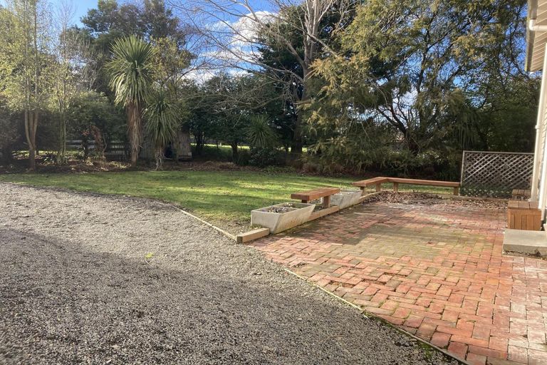 Photo of property in 52 Timaru Road, Waimate, 7924