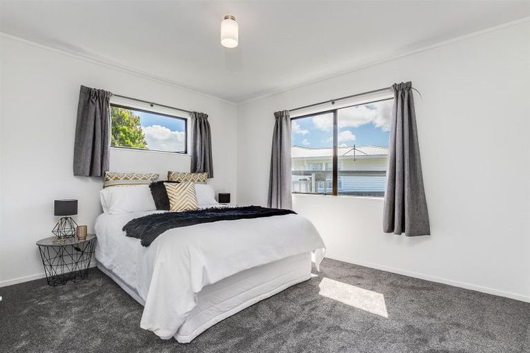 Photo of property in 2/12 Olive Crescent, Papatoetoe, Auckland, 2025