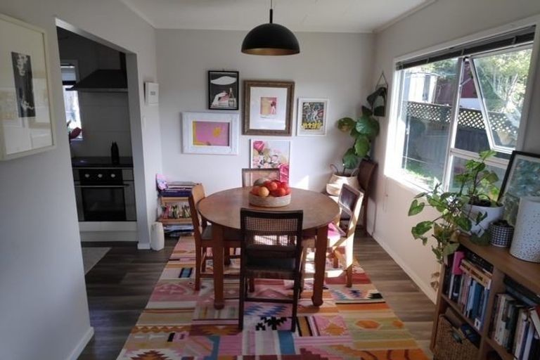 Photo of property in 8 Elizabeth Drive, West Harbour, Auckland, 0618