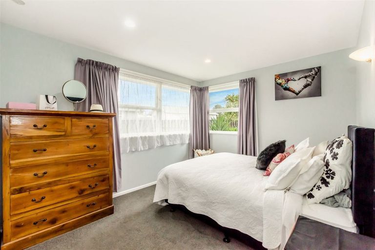 Photo of property in 43 Walton Road, Paraparaumu Beach, Paraparaumu, 5032