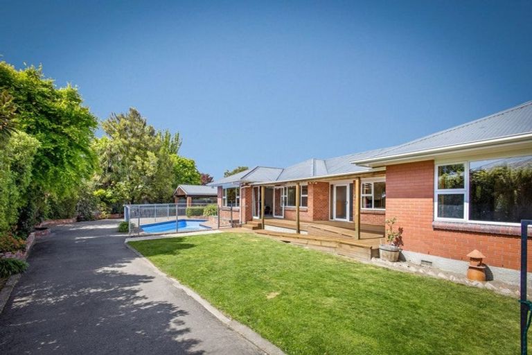 Photo of property in 28 Craven Street, Sockburn, Christchurch, 8042