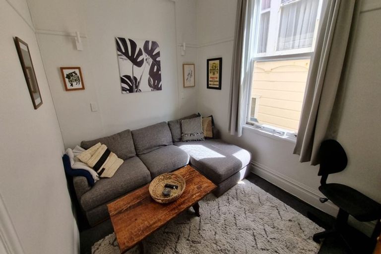 Photo of property in 2/142 Britomart Street, Berhampore, Wellington, 6023