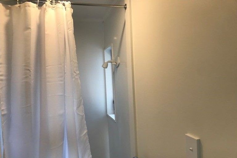 Photo of property in 12a Prince Regent Drive, Half Moon Bay, Auckland, 2012