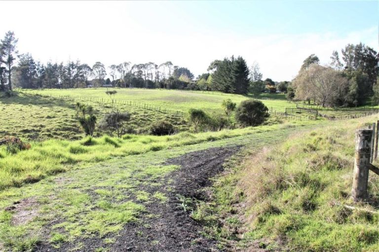 Photo of property in 181 Mangakura Road, Helensville, 0875
