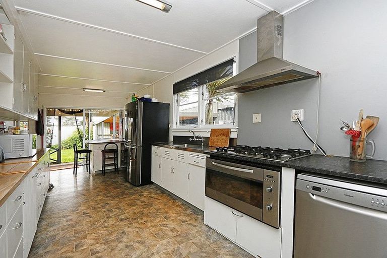 Photo of property in 176 Arawhata Road, Opunake, 4681