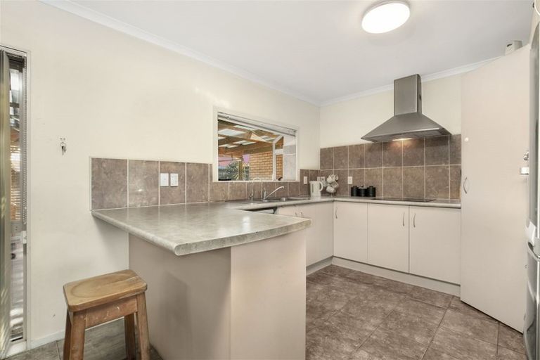 Photo of property in 7 Peng Place, Mangere Bridge, Auckland, 2022