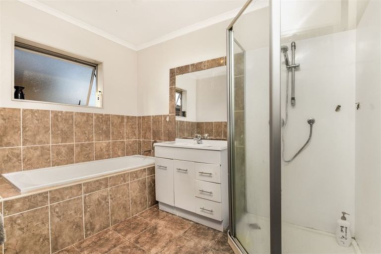 Photo of property in 7 Peng Place, Mangere Bridge, Auckland, 2022