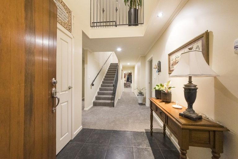 Photo of property in 98 Pacific Drive, Fitzherbert, Palmerston North, 4410