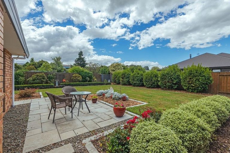 Photo of property in 20 Chestnut Close, Kelvin Grove, Palmerston North, 4414