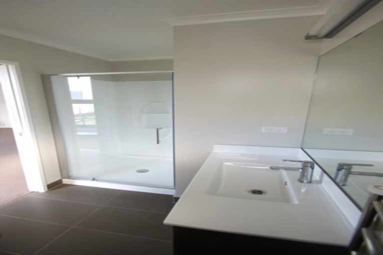 Photo of property in 10 Vincent Lane, Hobsonville, Auckland, 0616
