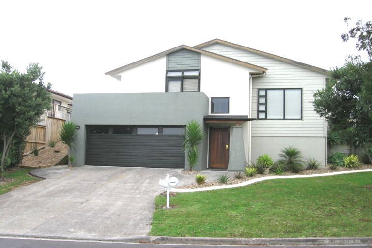 Photo of property in 8 Cinnabar Place, Westgate, Auckland, 0614