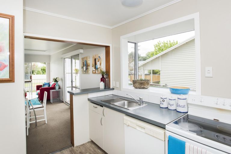 Photo of property in 18 Root Street, Gisborne, 4010