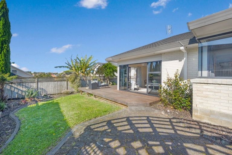 Photo of property in 2/40 Simmental Crescent, Somerville, Auckland, 2014