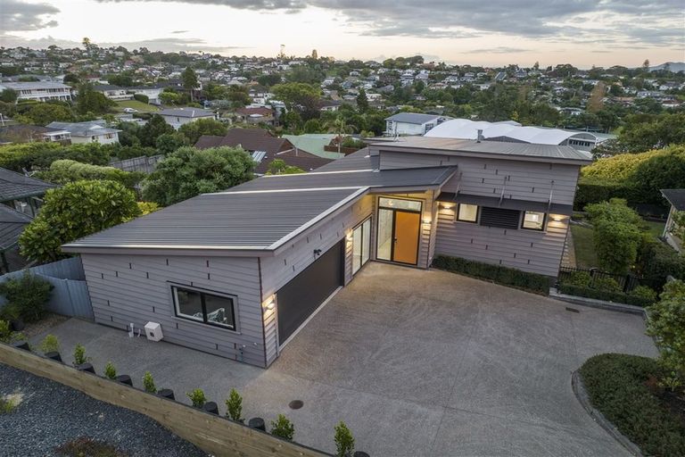 Photo of property in 102b Mellons Bay Road, Mellons Bay, Auckland, 2014