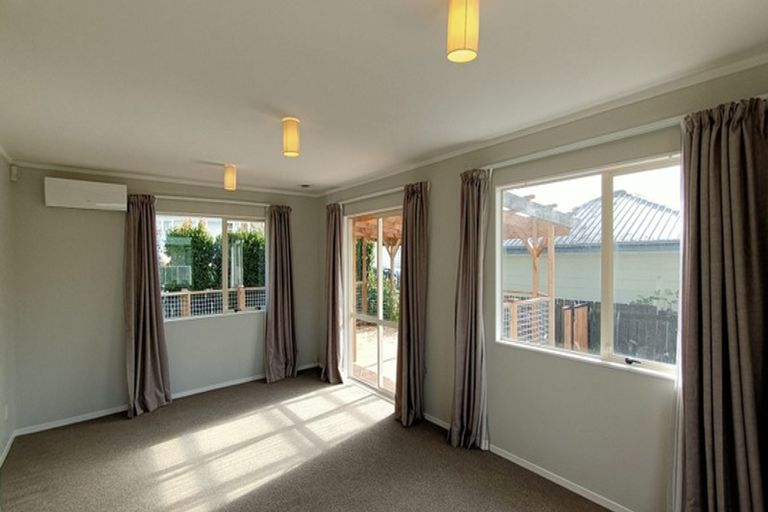 Photo of property in 5 Josie Lane, Manurewa, Auckland, 2102