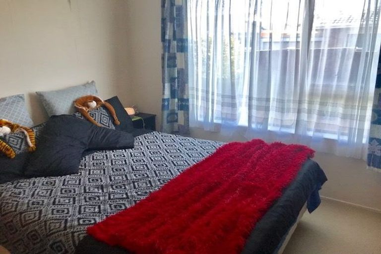 Photo of property in 1/2 Waterloo Road, Milford, Auckland, 0620