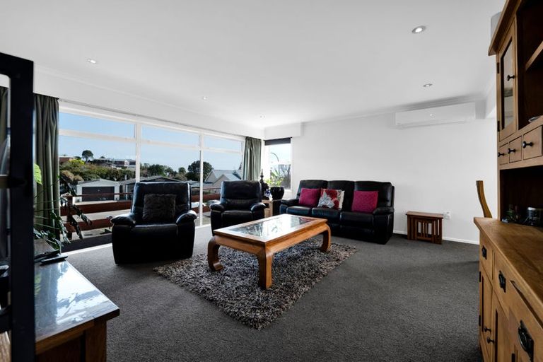 Photo of property in 5 Handley Place, Glen Avon, New Plymouth, 4312