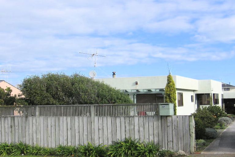 Photo of property in 50 Shortt Street, Foxton Beach, Foxton, 4815