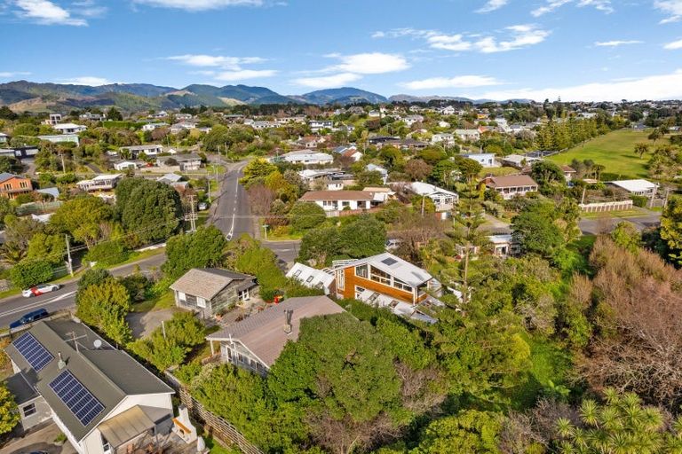 Photo of property in 47 Waimea Road, Waikanae Beach, Waikanae, 5036