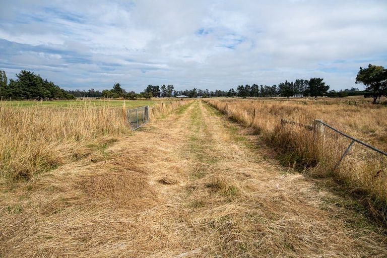 Photo of property in 104 Middle Road, Saint Andrews, Timaru, 7972