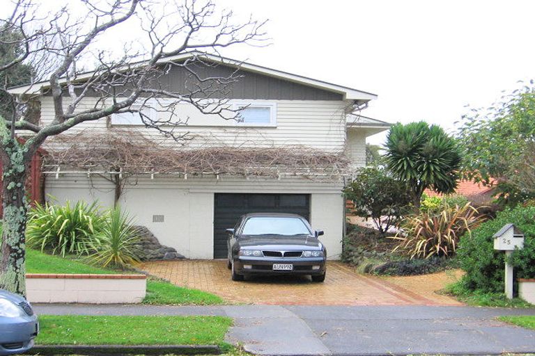 Photo of property in 27a Snowdon Avenue, Terrace End, Palmerston North, 4410