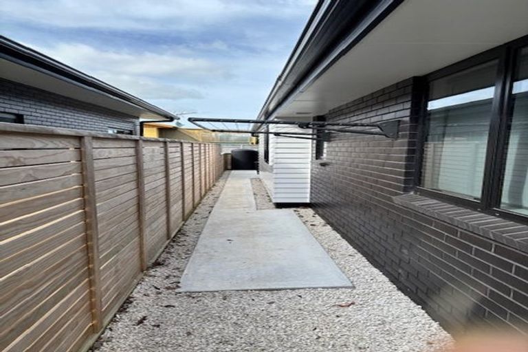 Photo of property in 93a Sandspit Road, Waiuku, 2123