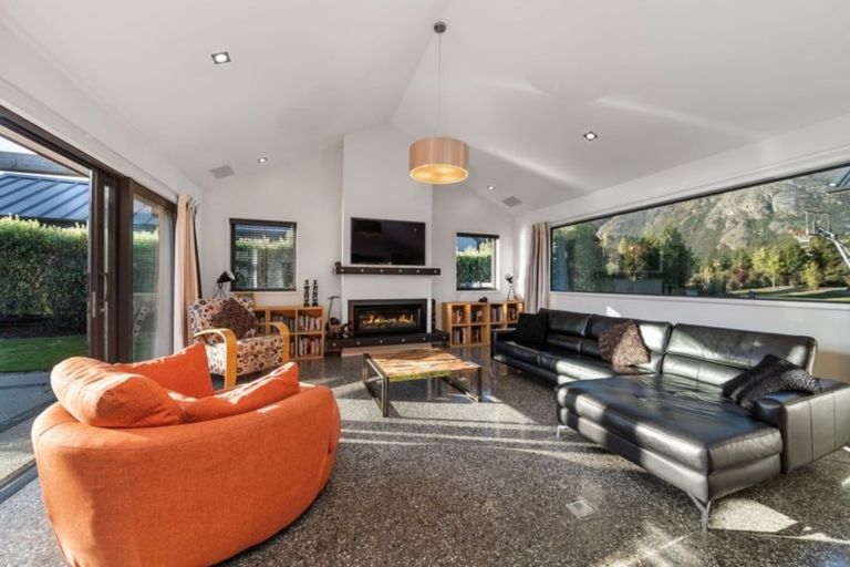 Photo of property in 4 Jacks Point Rise, Jacks Point, Queenstown, 9371