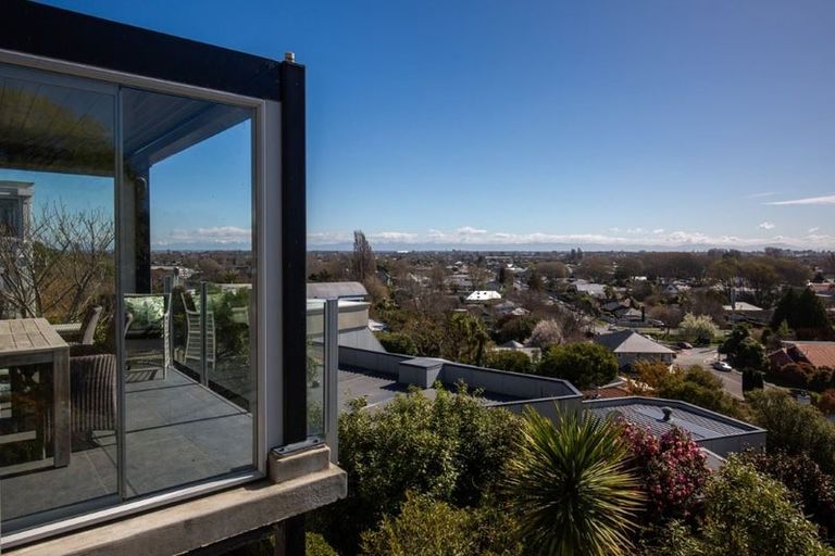 Photo of property in 39 Overdale Drive, Cashmere, Christchurch, 8022
