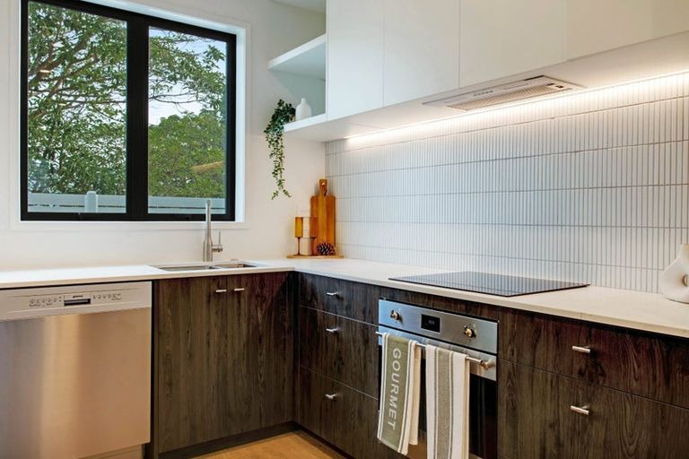 Photo of property in 17 Sandspit Road, Waiuku, 2123