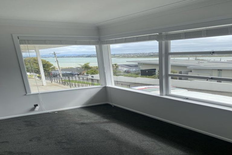 Photo of property in 2/17 Walter Street, Hauraki, Auckland, 0622