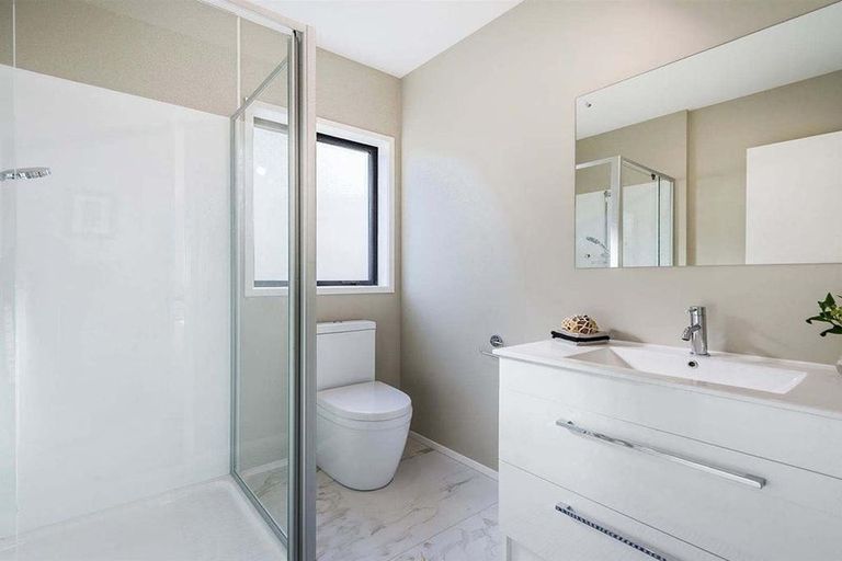 Photo of property in 25a Arrow Road, Forrest Hill, Auckland, 0620