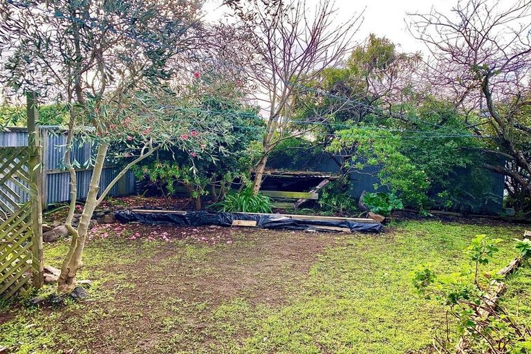 Photo of property in 2 Te Ara Crescent, Diamond Harbour, Lyttelton, 8971