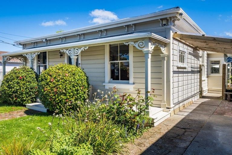 Photo of property in 17 Fitzherbert Street, Alicetown, Lower Hutt, 5010